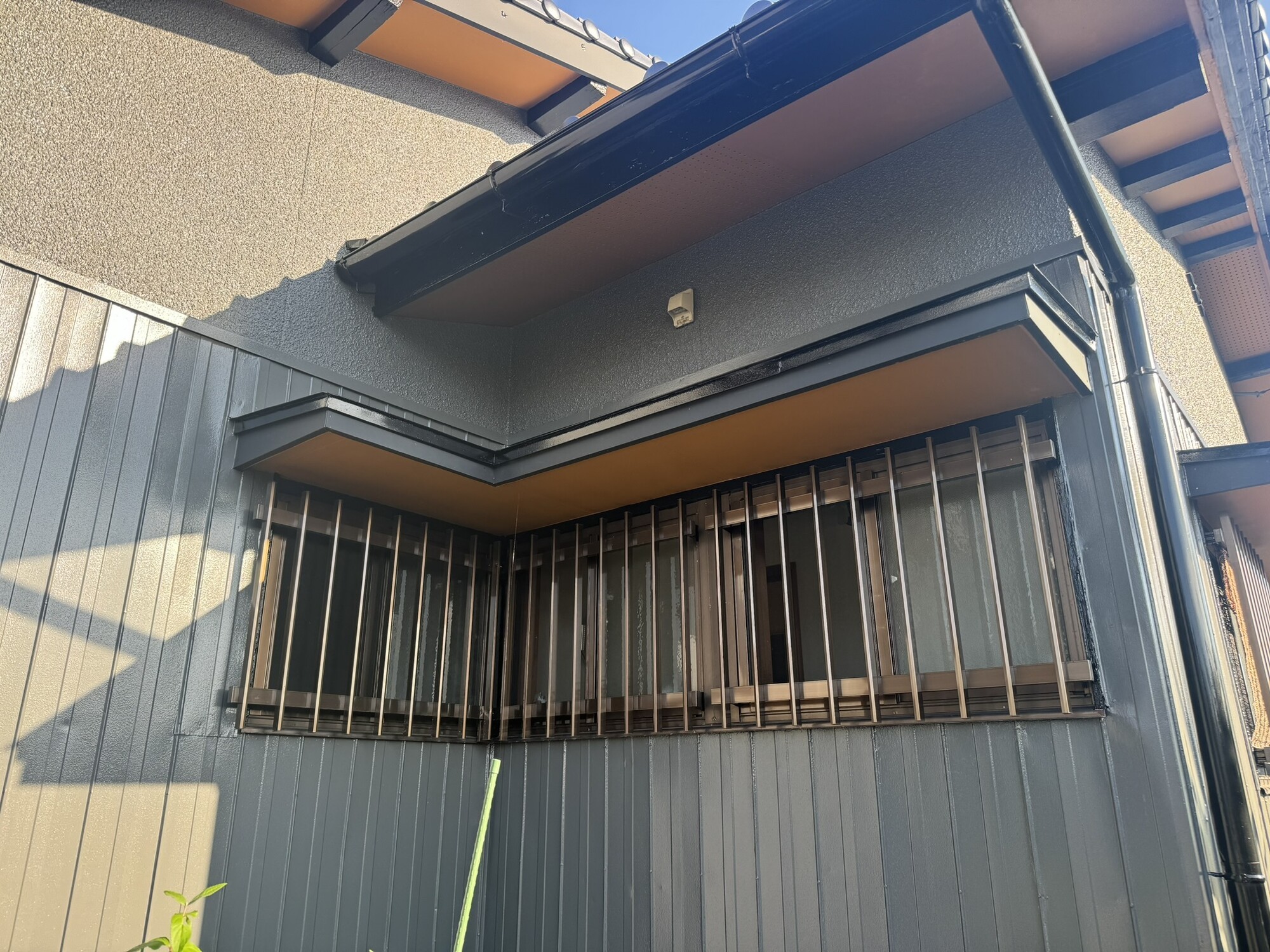 小城市H様邸の外壁塗装（木部カバー工法）その２
